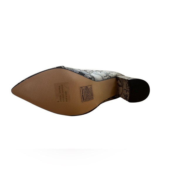 Fashion Nova Faux Snakeskin wide heeled boots Size 9 - Picture 3 of 7